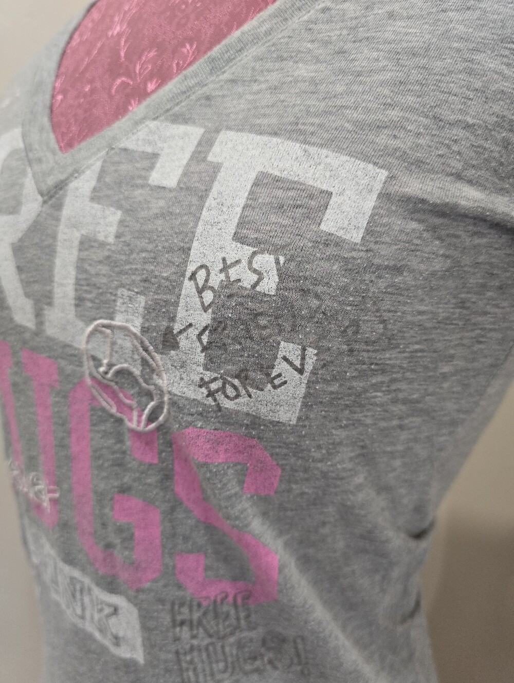 Vintage Y2K VS PINK Free Hugs T-Shirt Womens Size Small Flower Child Graphic Tee - Picture 4 of 11